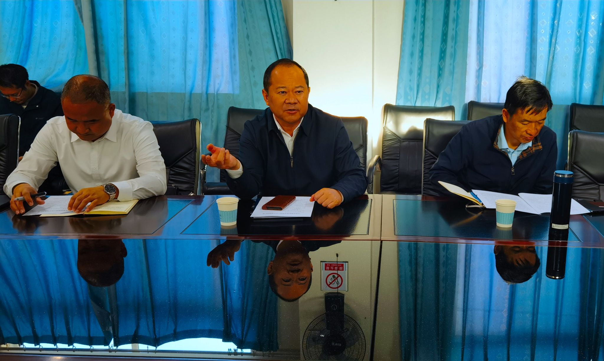 杨志厅深入云县开展市场监督管理调研