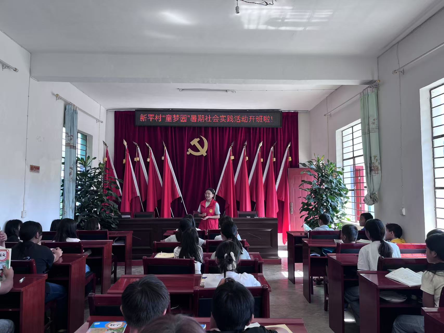 cefc47181fdd8dafa163ea9c8af33a2d.jpg